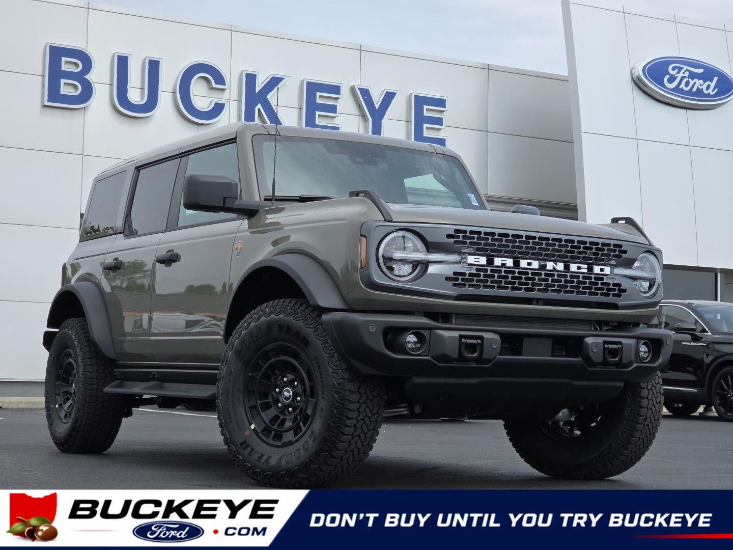 2026 Ford Bronco Badlands in Marsh Gray — front three-quarter view