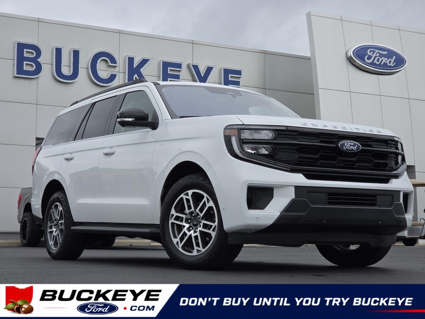 2025 Ford Expedition Active in Oxford White — front three-quarter view